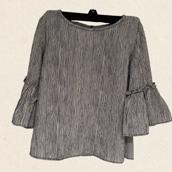 🌸 Stylish GB Girls Top – Perfect for Your Little Fashionista! 🌸 - Picture 2 of 3